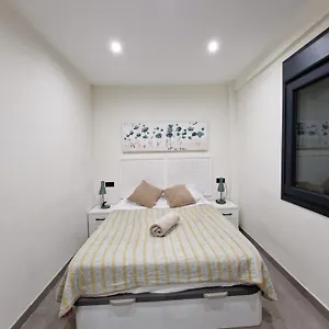 https://private-room-in-estepona-center.1costadelsol.com
